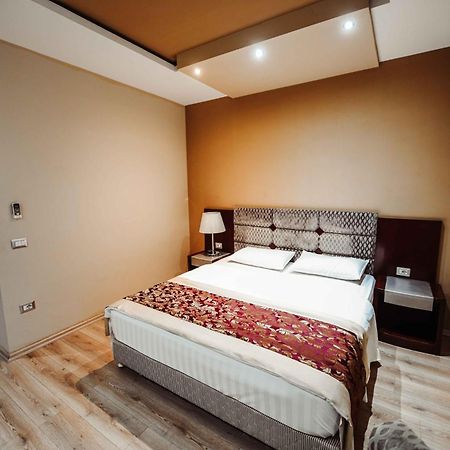 Hotel Kompleksi Arifi Shkoder Bagian luar foto