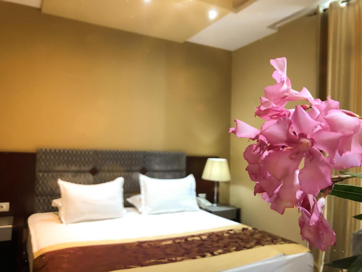 Hotel Kompleksi Arifi Shkoder Bagian luar foto