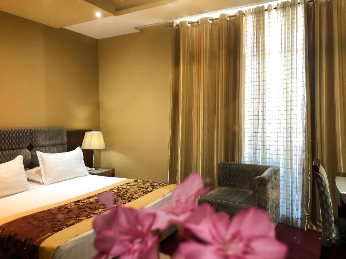Hotel Kompleksi Arifi Shkoder Bagian luar foto