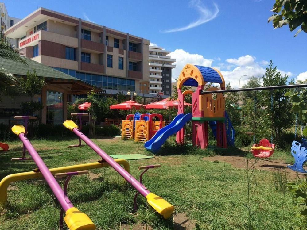 Hotel Kompleksi Arifi Shkoder Bagian luar foto