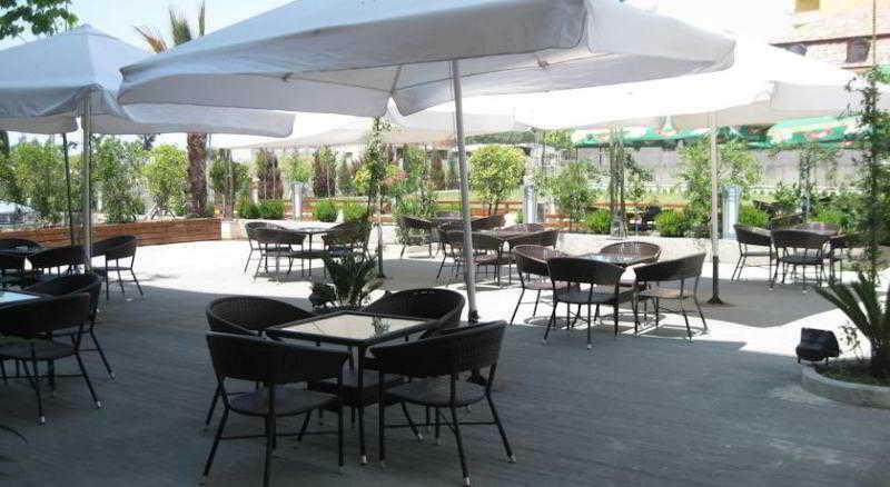 Hotel Kompleksi Arifi Shkoder Bagian luar foto